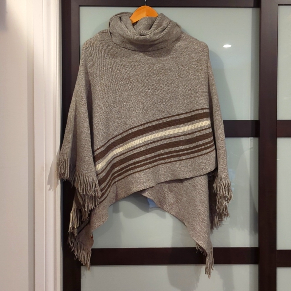 Roots Pullover Poncho